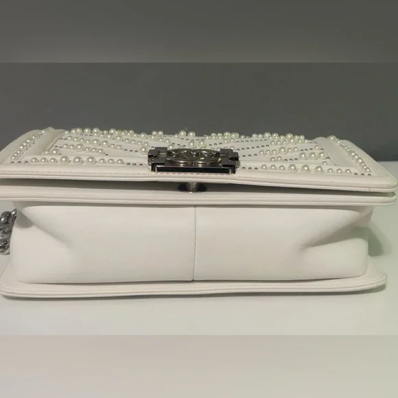 Chanel Boy Pearl medium bag! - Picture 9 of 9